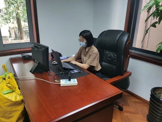 曾任励志讲坛秘书长