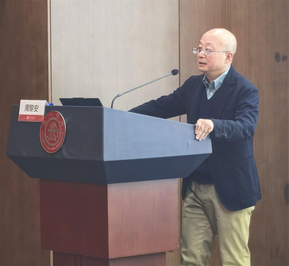 并作题为 “挑选地方冠军