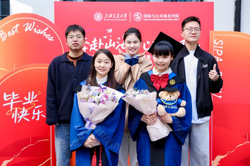 只有将个人成长放在时代坐标中审视