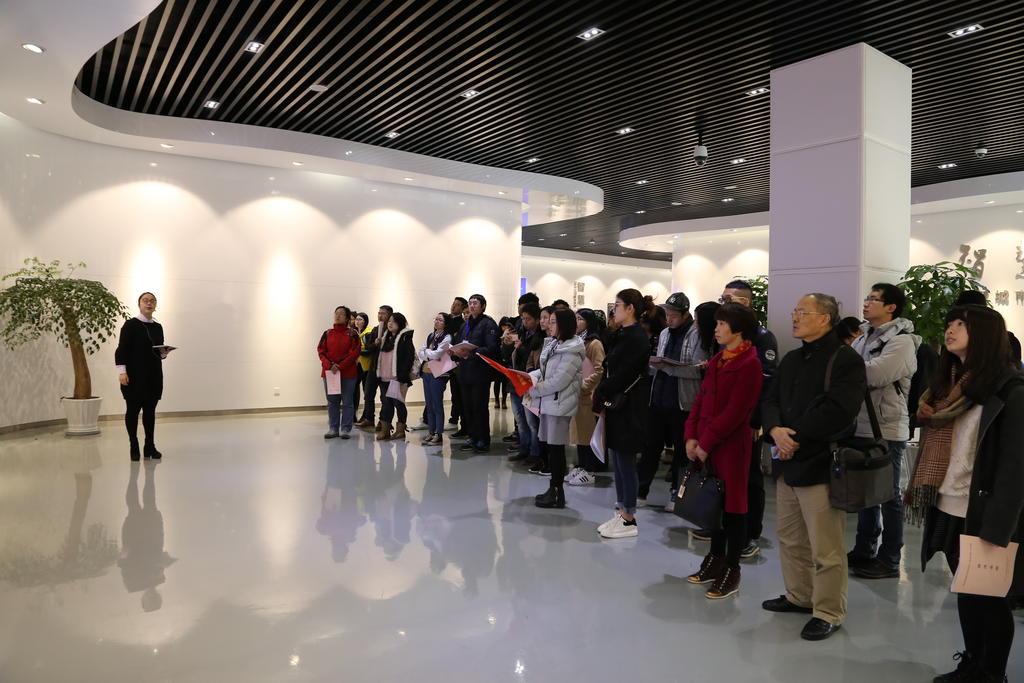并预祝冬令营活动能越办越好